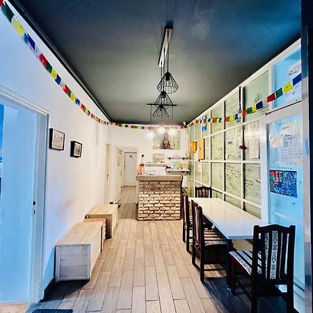 זאגרב Bishnu Hostel מראה חיצוני תמונה