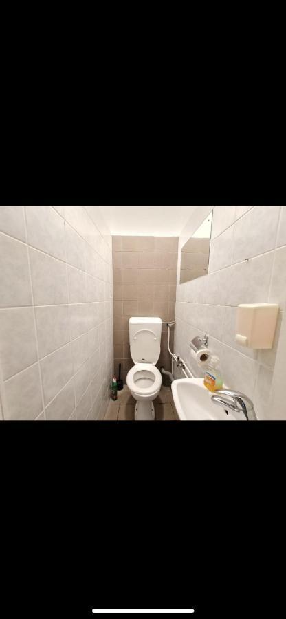 זאגרב Bishnu Hostel מראה חיצוני תמונה