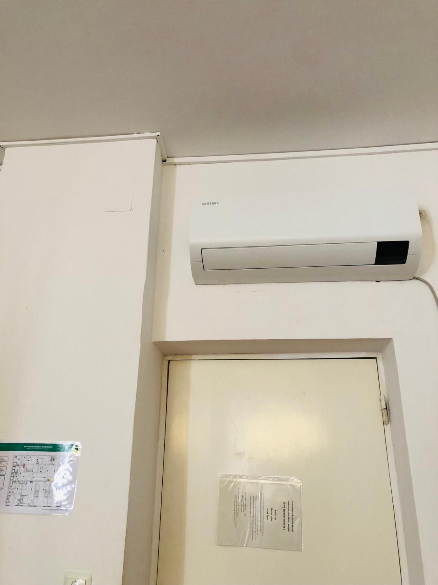 זאגרב Bishnu Hostel מראה חיצוני תמונה