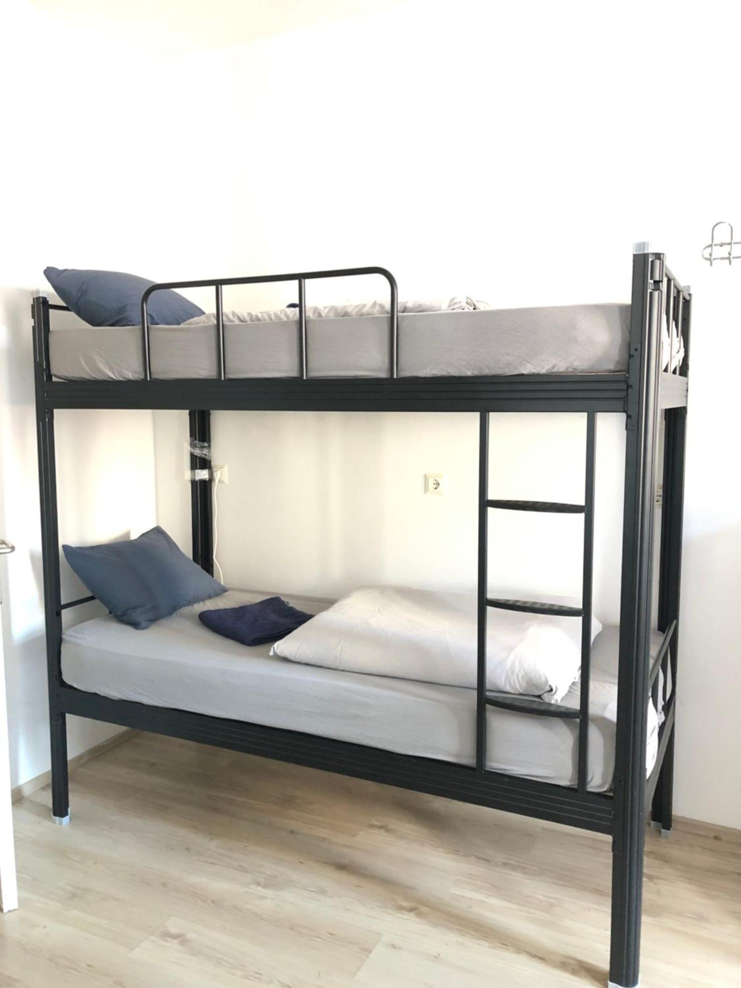 זאגרב Bishnu Hostel מראה חיצוני תמונה